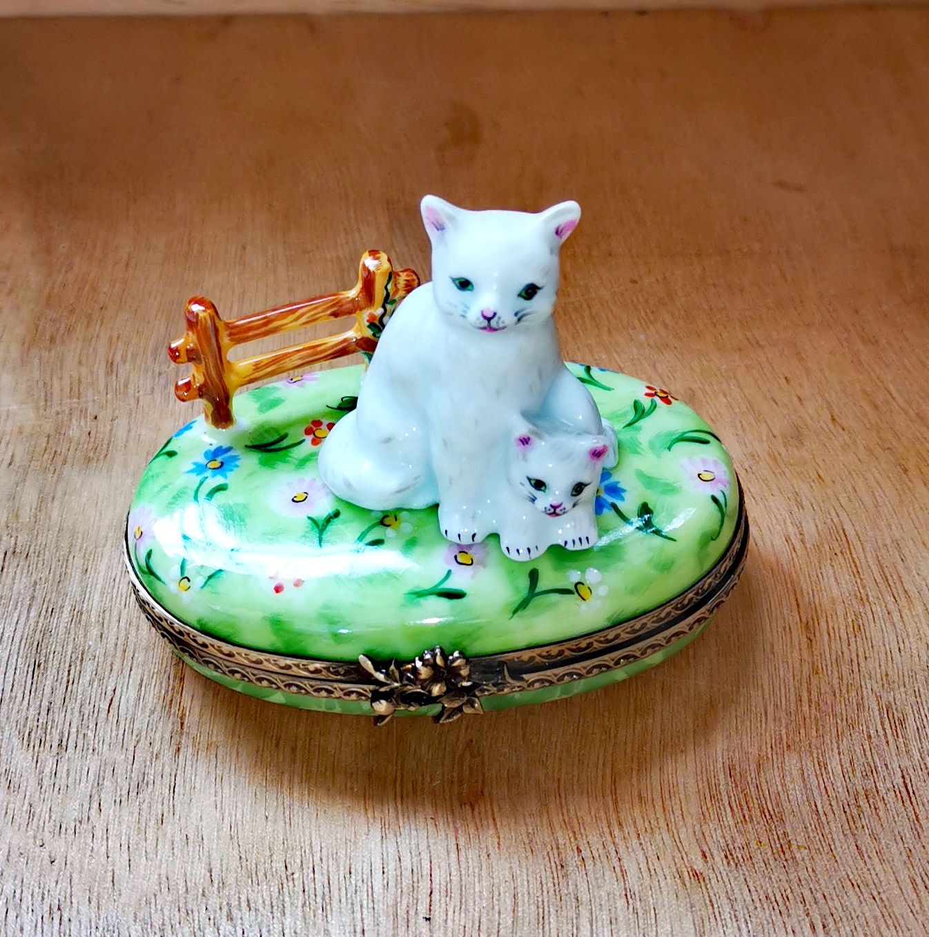 White Cat Kitten Scene Limoges Diffusion